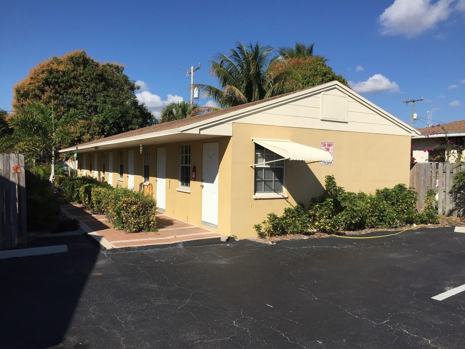 711 N 4th St in Lantana, FL - Building Photo