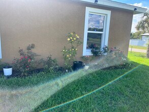 2054 Detroit Dr in La Belle, FL - Building Photo - Building Photo