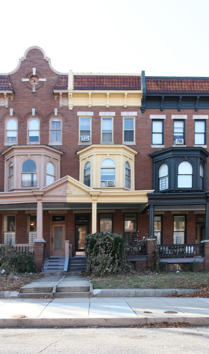 2908 N Calvert St in Baltimore, MD - Foto de edificio