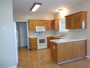 2702 Camden Ct in Thompson's Station, TN - Building Photo - Building Photo