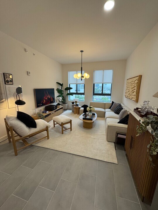 111 NW 27th St, Unit A1 in Miami, FL - Foto de edificio