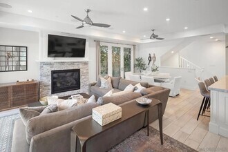 712 E Avenue Unit in Coronado, CA - Building Photo - Building Photo