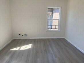 1052 48th St in Emeryville, CA - Building Photo - Building Photo