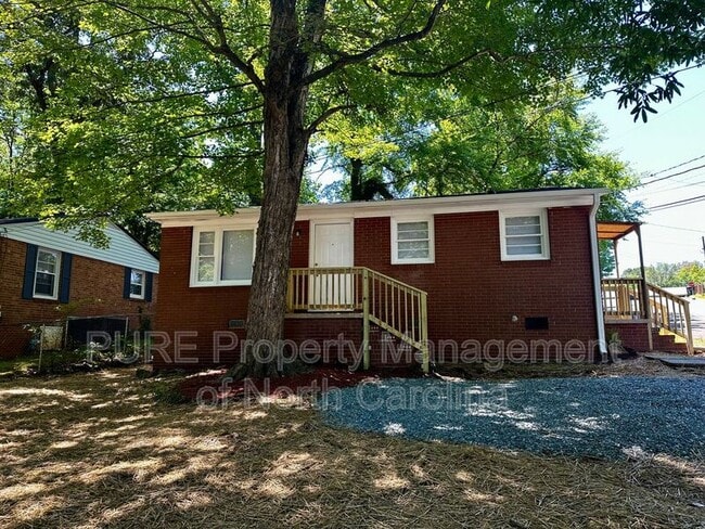 221 Bookington Dr in Lexington, NC - Building Photo - Building Photo