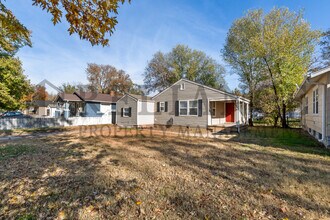 2136 S Waco Ave in Wichita, KS - Building Photo - Building Photo