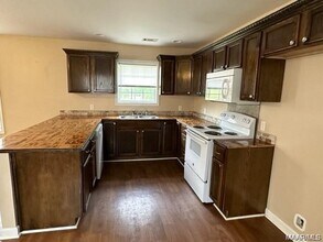 1632 Pine Lake Dr in Prattville, AL - Building Photo - Building Photo