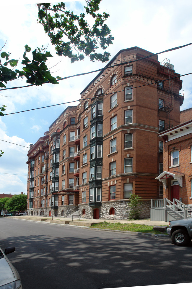 Snowdon Apartments in Syracuse, NY - Building Photo - Building Photo