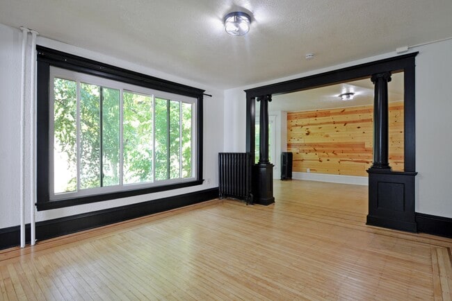 1000 24th Ave NE, Unit 2 in Minneapolis, MN - Foto de edificio - Building Photo