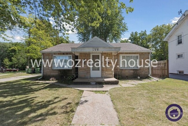 property at 123 S Masters Ct