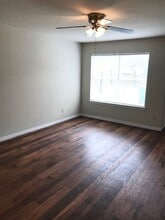 100 Howard St in Moody, TX - Building Photo - Building Photo