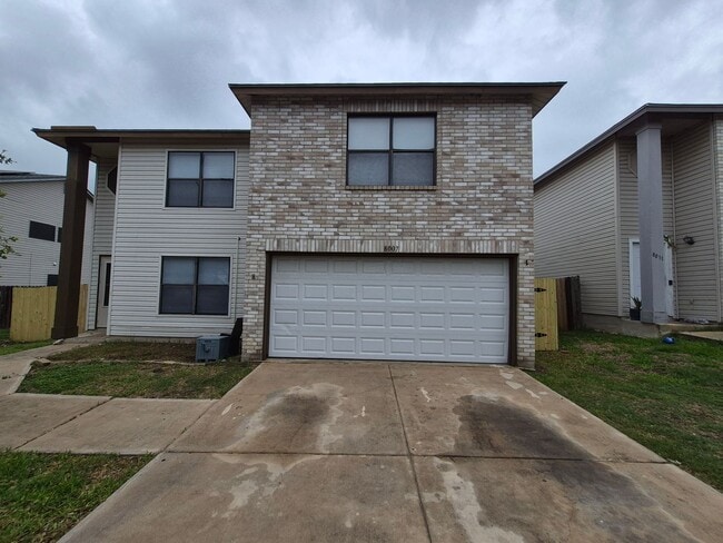 property at 8007 Chestnut Bluff Dr