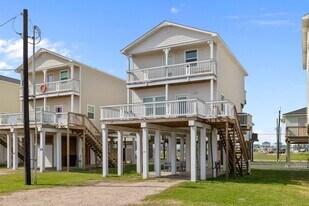 139 W Palm in Surfside Beach, TX - Building Photo
