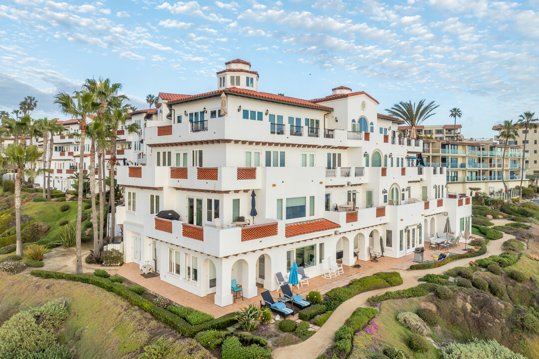 Vista Pacifica Villas in San Clemente, CA - Building Photo