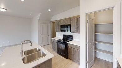 756 N Old Fort Dr in Springville, UT - Building Photo - Building Photo