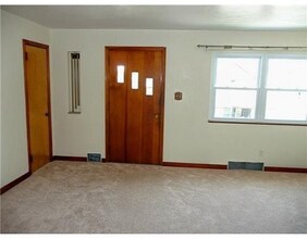 310 Onyx Ave in Mount Oliver, PA - Building Photo - Building Photo