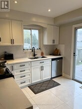 3192 Chamberlain Ct in Mississauga, ON - Building Photo - Building Photo