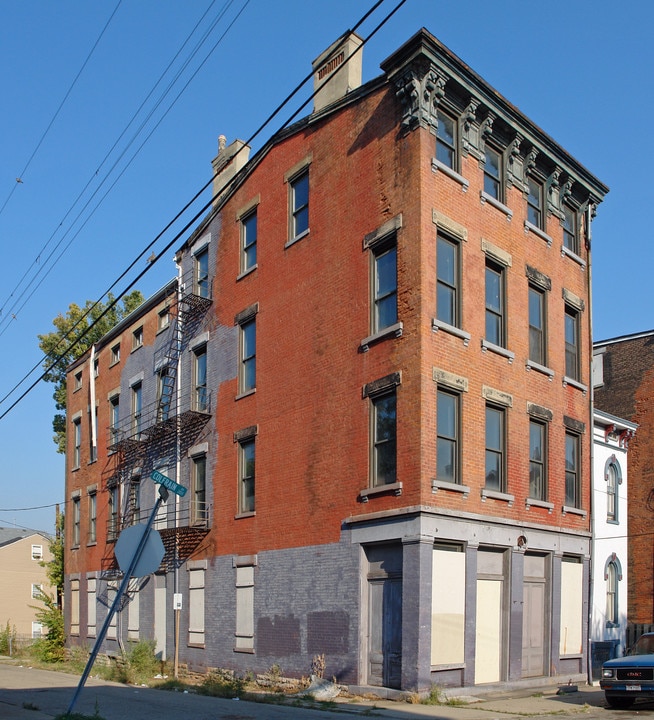 3-unit residential in Cincinnati, OH - Building Photo