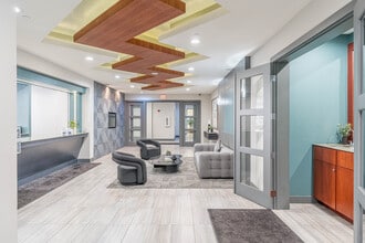 Arrive Watertower in Eden Prairie, MN - Foto de edificio - Lobby