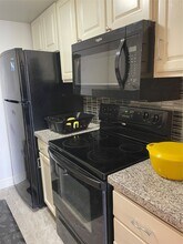 7510 Hornwood Dr in Houston, TX - Building Photo - Building Photo