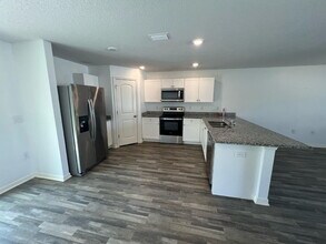 166 Maple Dr in Kissimmee, FL - Building Photo - Building Photo