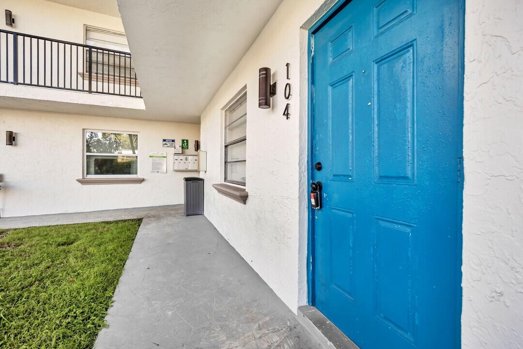 1015 NE 17th Ave in Fort Lauderdale, FL - Building Photo