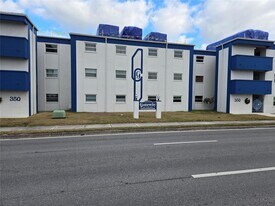 379 79th Ave NE in St. Petersburg, FL - Building Photo