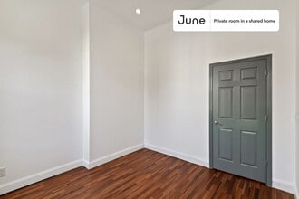 Private bedroom in 4 bed/1 bath Home in New York, NY - Building Photo - Building Photo