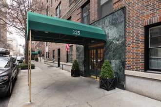 125 E 84th St in New York, NY - Building Photo - Building Photo