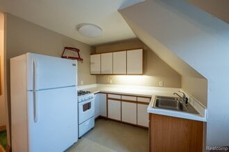 4773 Mack Ave in Howell, MI - Building Photo - Building Photo