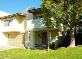 972 Woodlawn Dr in Thousand Oaks, CA - Building Photo