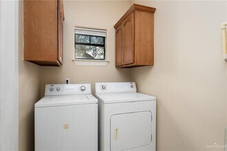 10 Kiwi Ave W in Pharr, TX - Building Photo - Building Photo