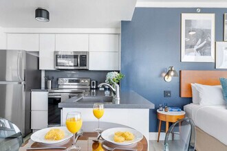 2889 McFarlane Rd in Miami, FL - Building Photo - Building Photo