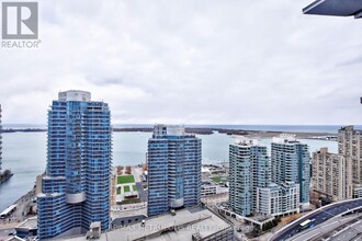 19-3919 Grand Trunk Crescent in Toronto, ON - Building Photo - Building Photo