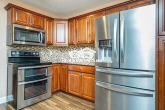 4070 NE Alice's Rd in Clive, IA - Building Photo - Building Photo