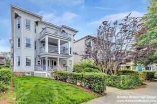 777 Columbia Rd, Unit 1 in Boston, MA - Building Photo
