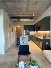 284 NW 31st St, Unit A5 in Miami, FL - Building Photo - Building Photo