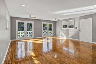 1016 S Myrtle Dr in Surfside Beach, SC - Building Photo - Building Photo