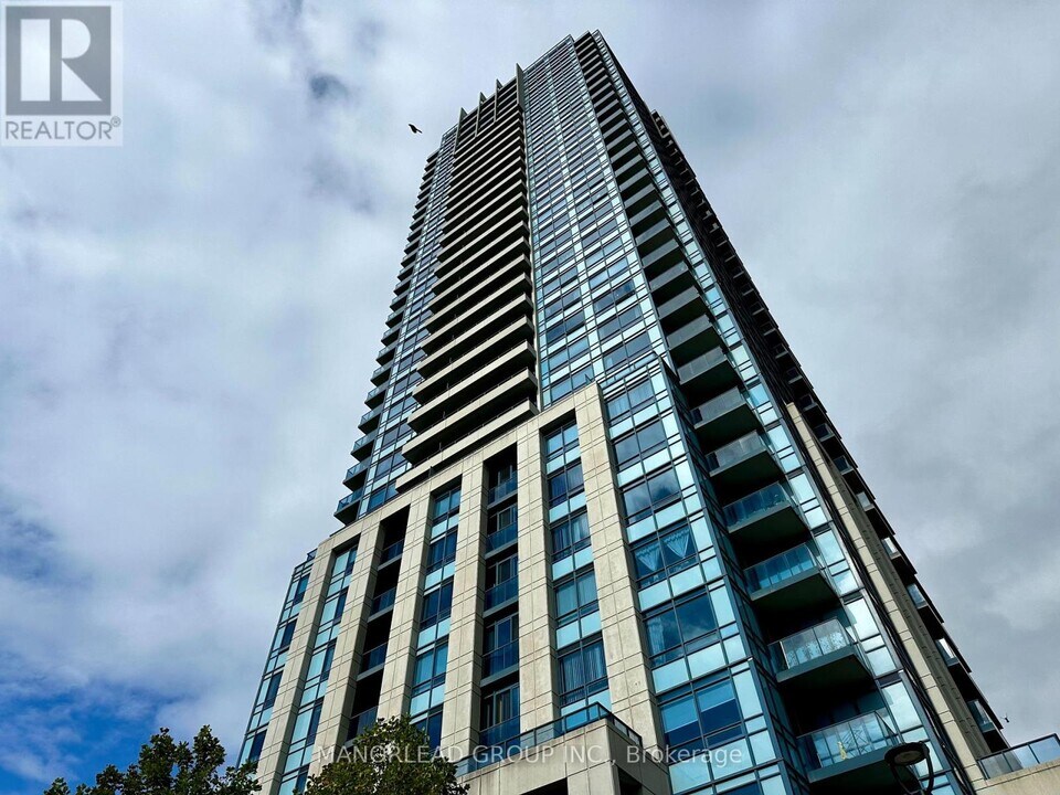 181 Wynford Dr in Toronto, ON - Building Photo