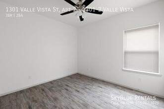 1301 Valle Vista St in Alamo, TX - Foto de edificio - Building Photo