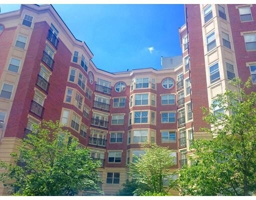 75 Peterborough St, Unit 404 in Boston, MA - Building Photo
