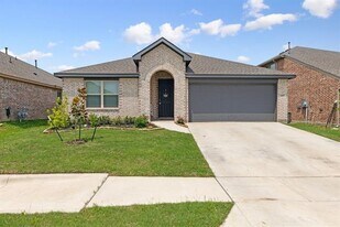 1097 Kingbird Ln in Alvarado, TX - Building Photo