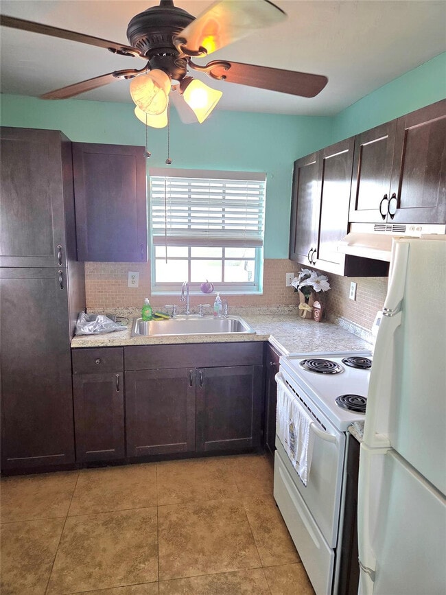 1971 SE 5th Ct in Pompano Beach, FL - Building Photo - Building Photo