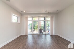 1420 W Chestnut St, Unit 2 in Chicago, IL - Building Photo