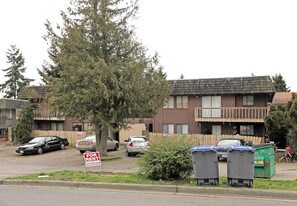 Twin Cedar Apartments in Federal Way, WA - Building Photo