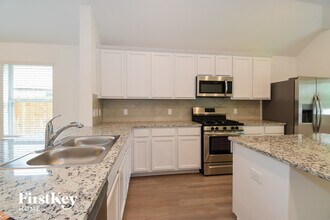 3035 Newcastle Crst Ln in Dickinson, TX - Building Photo - Building Photo