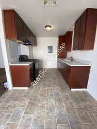 2129 E Ave Q6 in Palmdale, CA - Foto de edificio - Building Photo