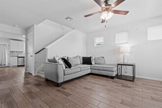 161 Rustic Glen Dr in San Marcos, TX - Building Photo - Building Photo