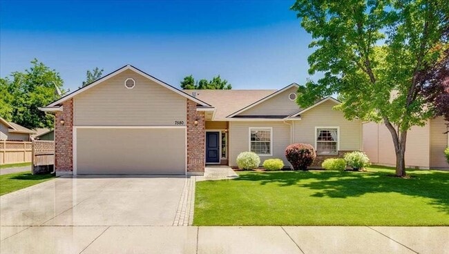 property at 7580 N Dodgin Ave