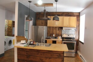 909 S 49th St, Unit 3RD FLOOR in Philadelphia, PA - Building Photo