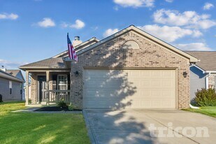 15436 Dusty Trail in Noblesville, IN - Building Photo